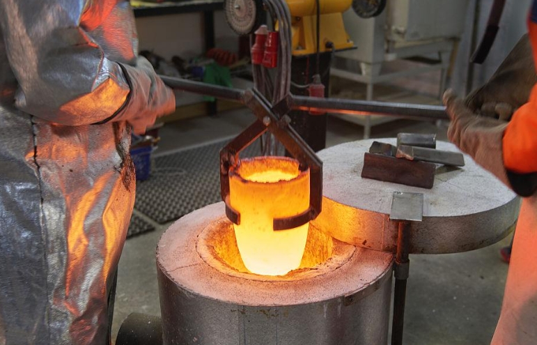 Bronze Melting Point Guide: Essential Temperature Data for CNC Machining and Custom Manufacturing